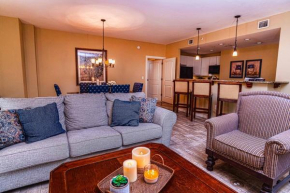 Peaceful 2 BR 2 BA ground floor w BBQ and fenced courtyard